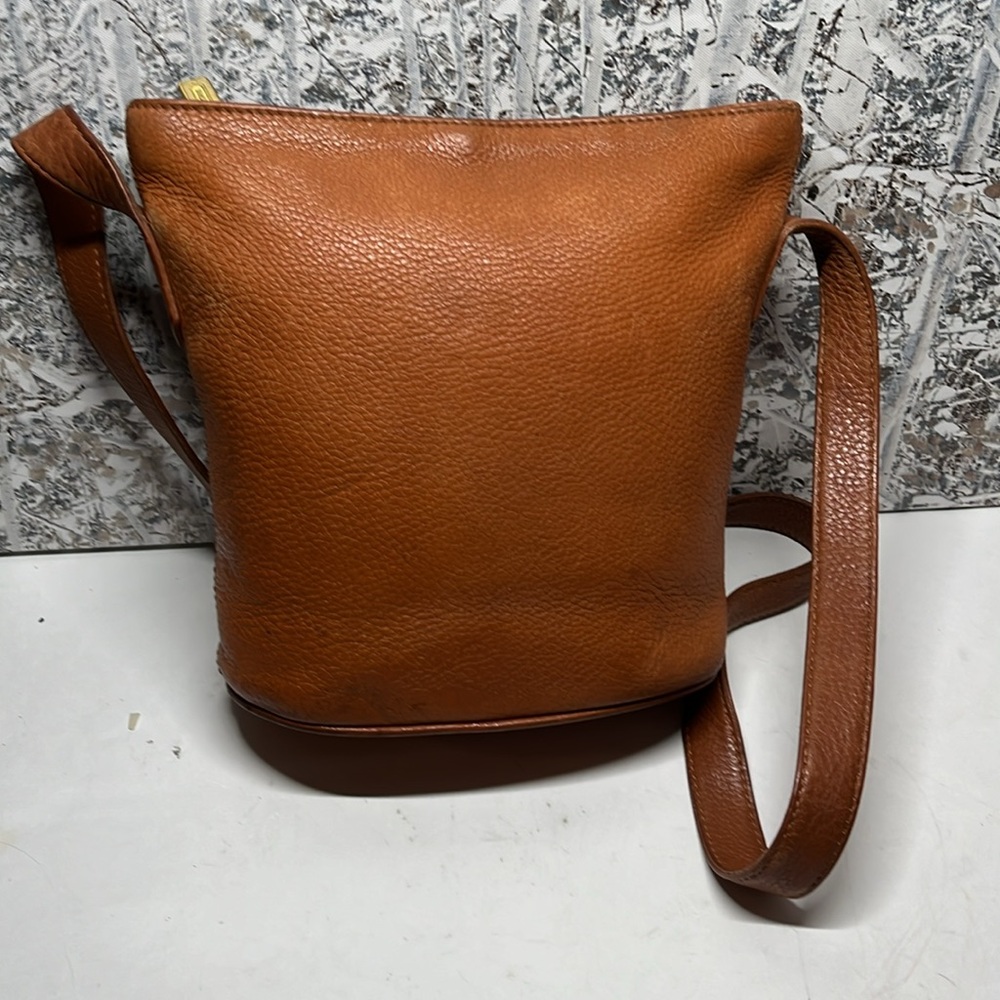 Coach Vintage Tan Leather Sonoma Bucket
Bag Style 4907 - Picture 2 of 14